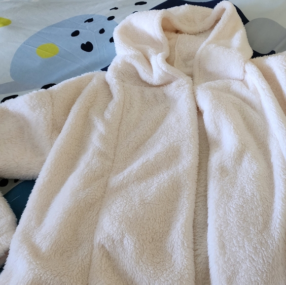 Loft White Sherpa Extra Soft Oversize Plush Jacket- Size M NWT - Picture 4 of 4